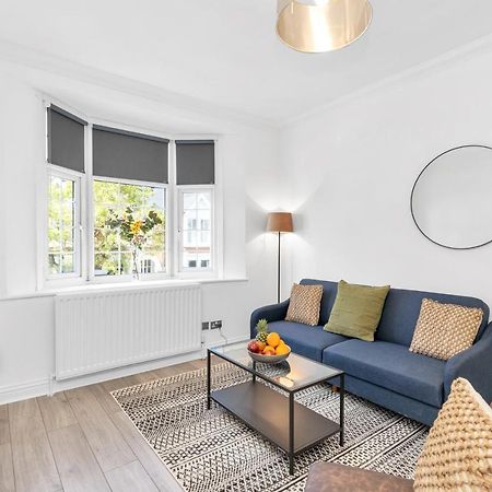 Modern Two Bedroom Apartment With Free Parking! London Exterior photo