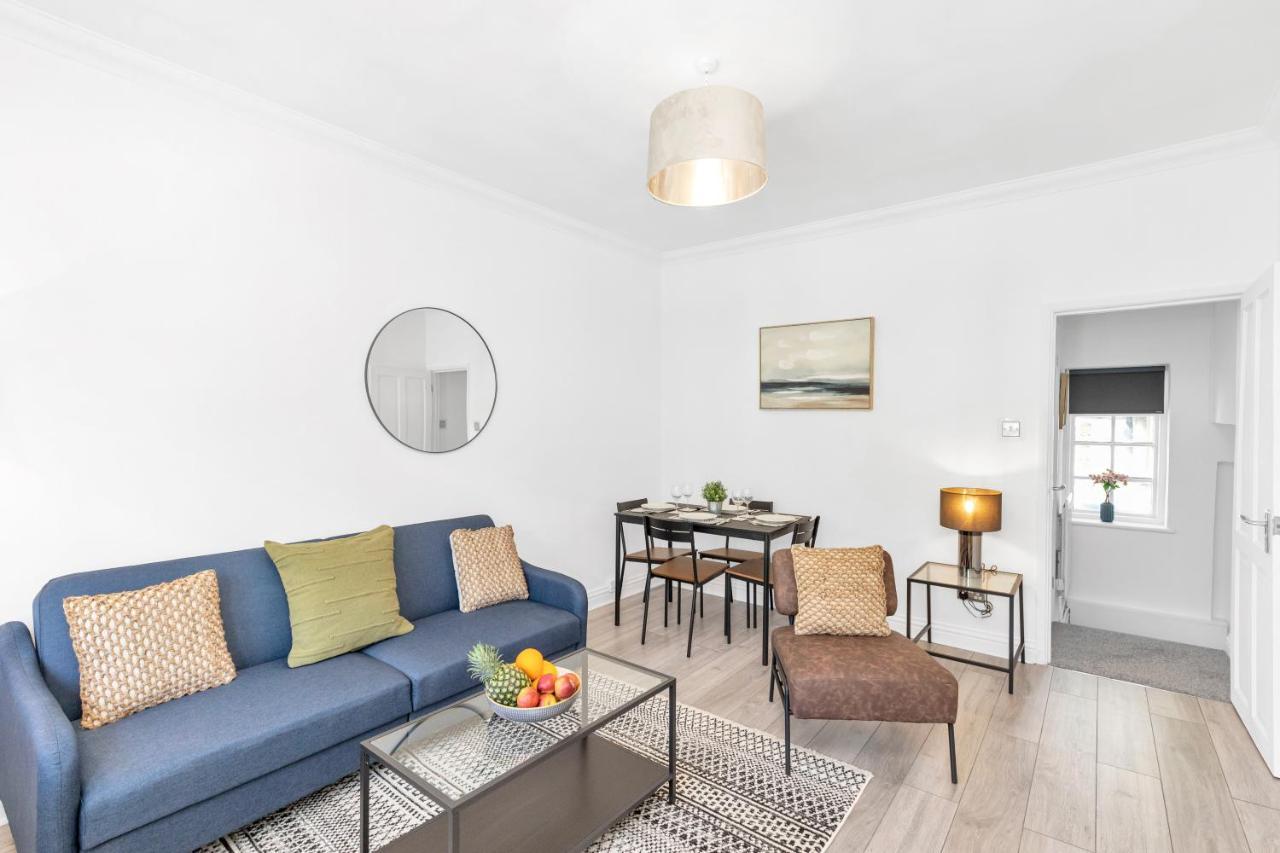 Modern Two Bedroom Apartment With Free Parking! London Exterior photo
